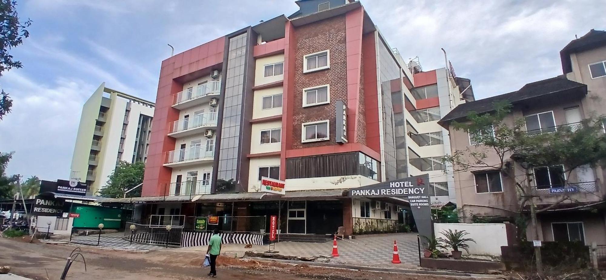 Hotel Pankaj Residency กูรูวาเยอร์ ภายนอก รูปภาพ