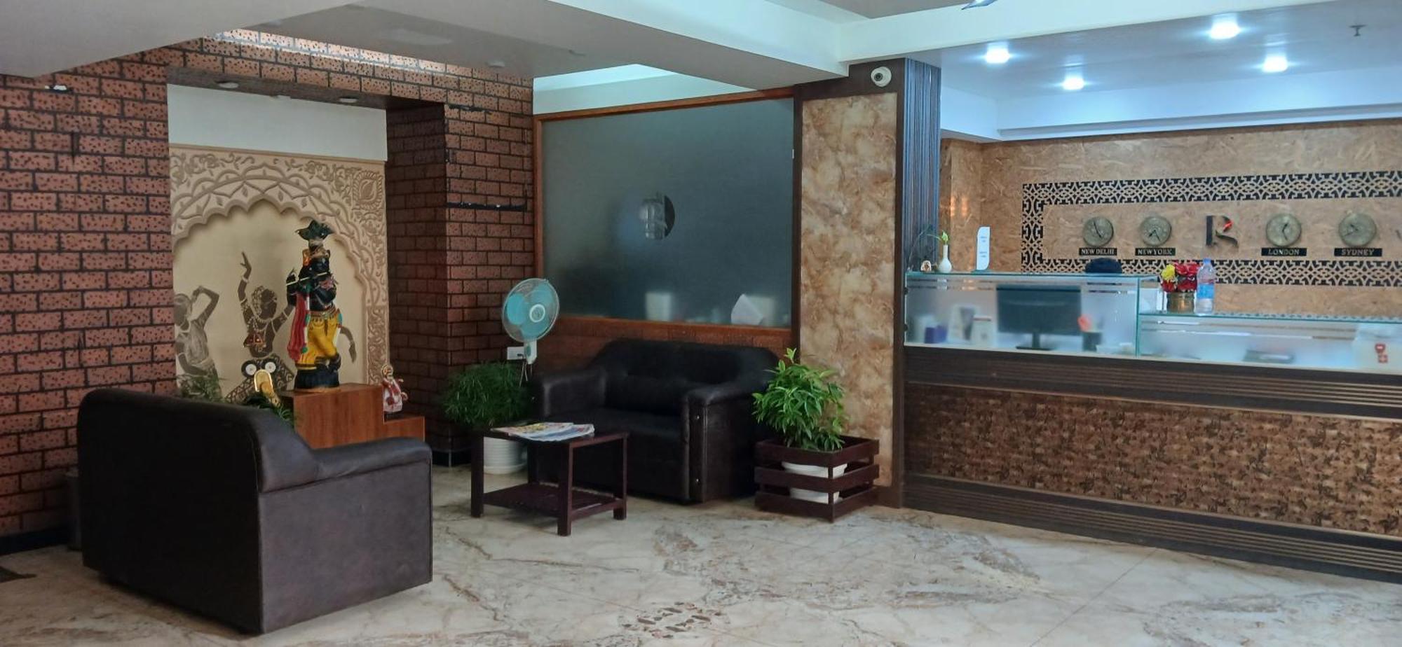 Hotel Pankaj Residency กูรูวาเยอร์ ภายนอก รูปภาพ