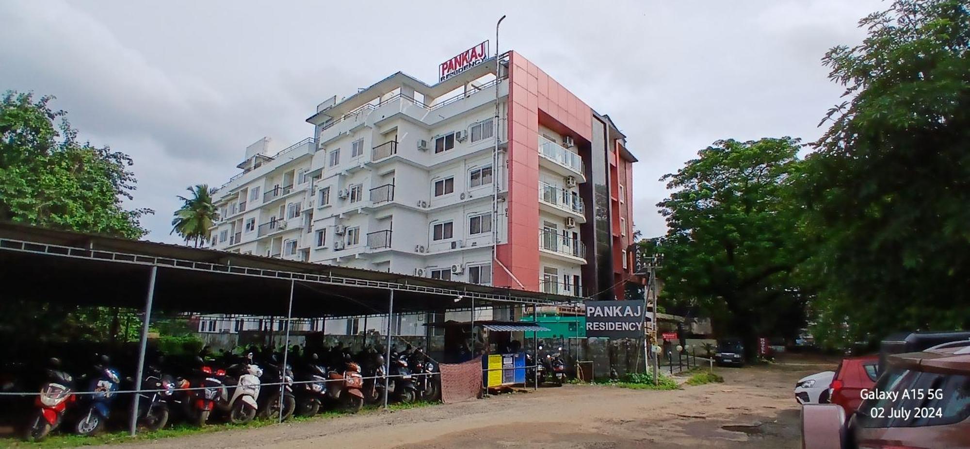 Hotel Pankaj Residency กูรูวาเยอร์ ภายนอก รูปภาพ