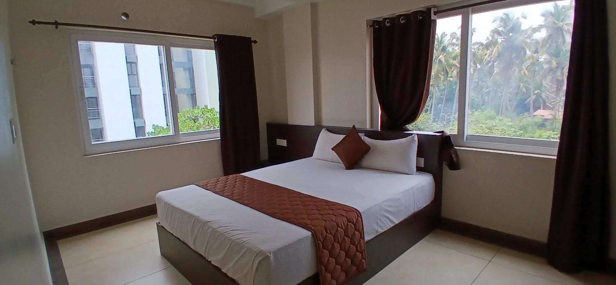 Hotel Pankaj Residency กูรูวาเยอร์ ภายนอก รูปภาพ
