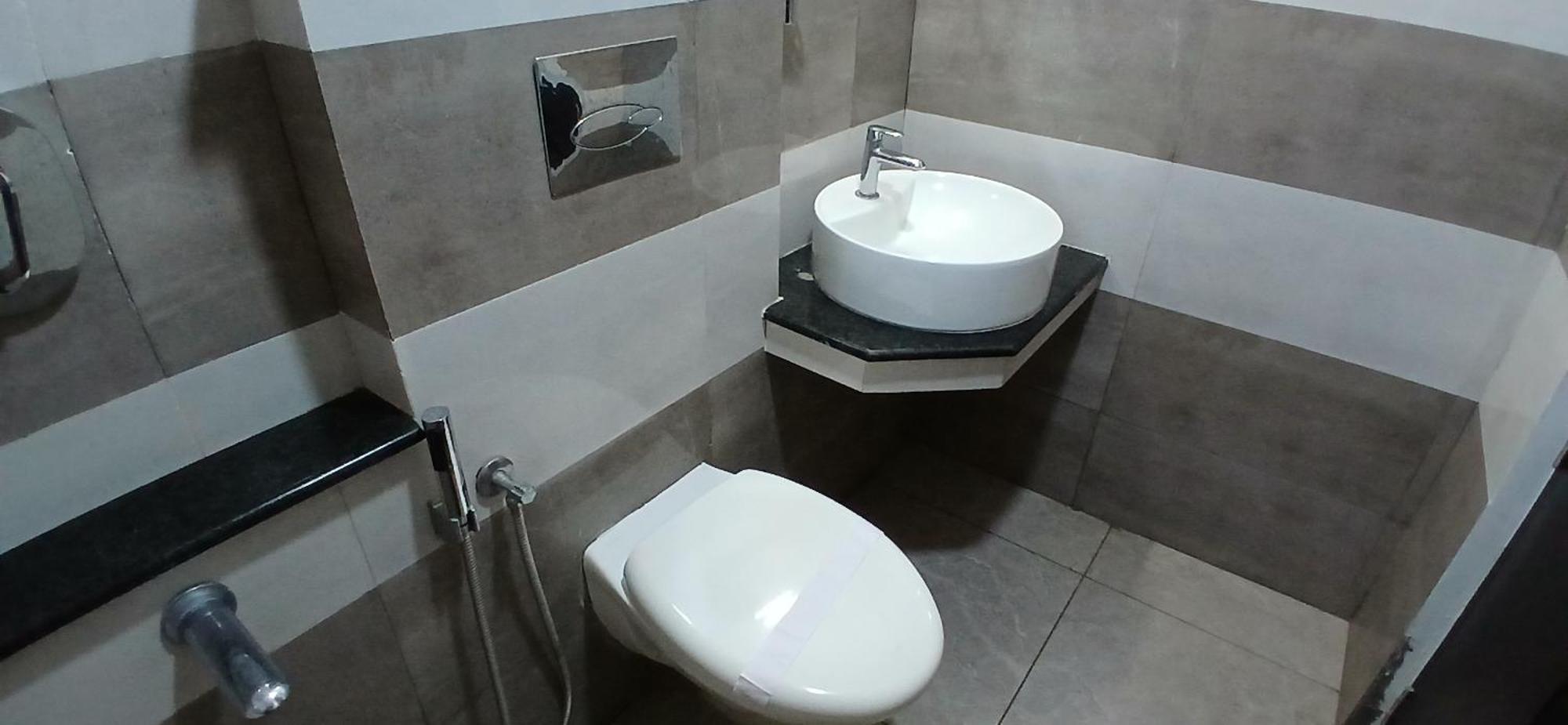 Hotel Pankaj Residency กูรูวาเยอร์ ภายนอก รูปภาพ