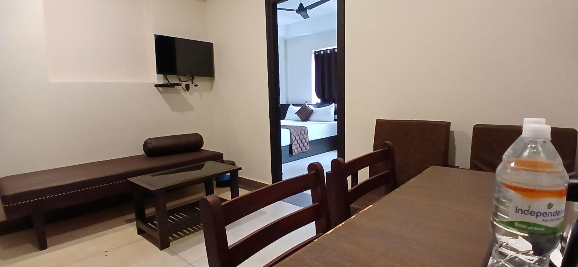 Hotel Pankaj Residency กูรูวาเยอร์ ภายนอก รูปภาพ